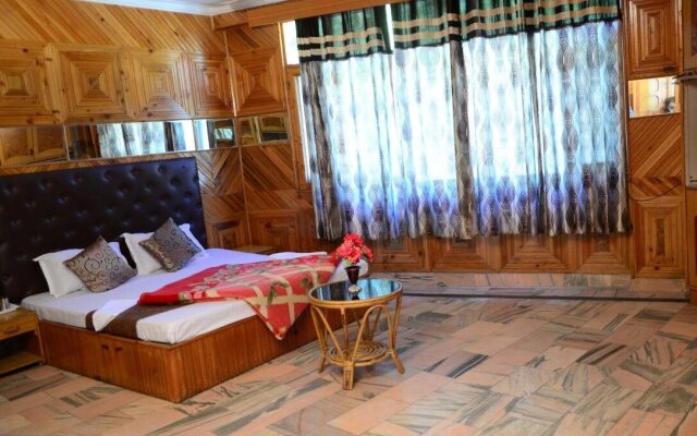 Hotel Omray's