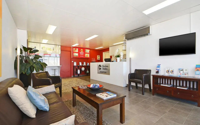 Mullaloo Beach Hotel & Apartments