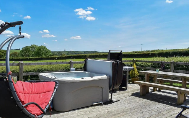 Rivendell Glamping Pod - UK11881