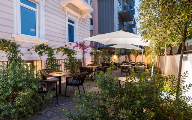 La Ville Art Noveau Hotel