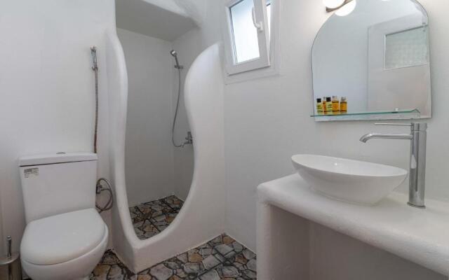 Manolis Studios