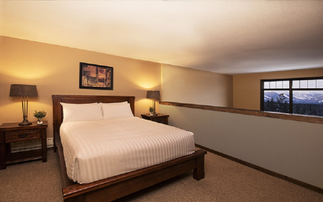 Glacier Mountaineer Lodge