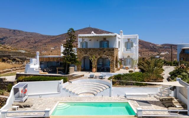 Maison Simone with private heated infinity pool & spectacular sea view