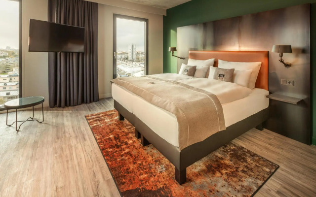 Holiday Inn - the niu, Fender Amsterdam by IHG