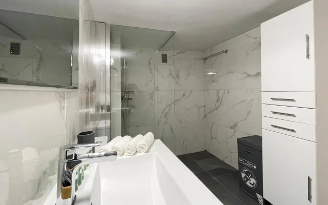 Filis Spacious 105sqm apt in Viktoria