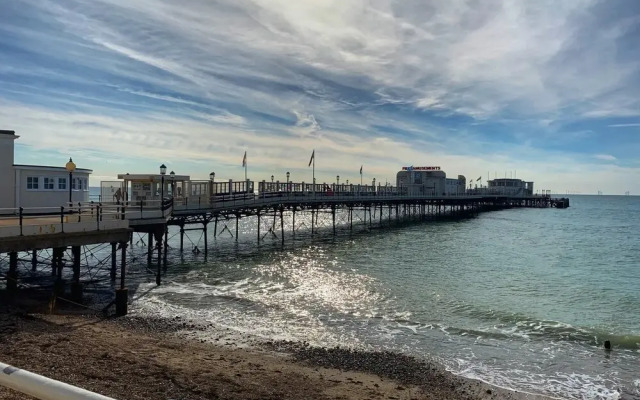 Beautiful 2BD Coastal Hideaway Central Worthing