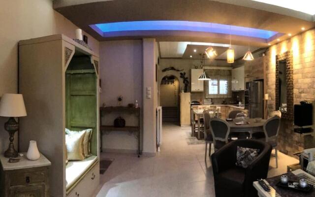 Corner House Volos