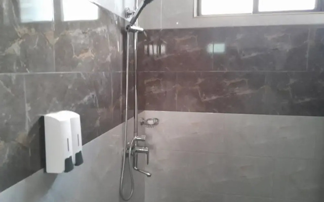 Mazola Diamond Hotel