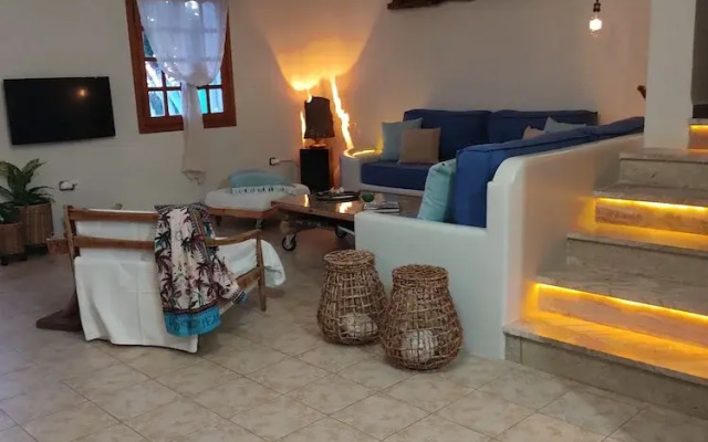 Zephyrus Sunset House