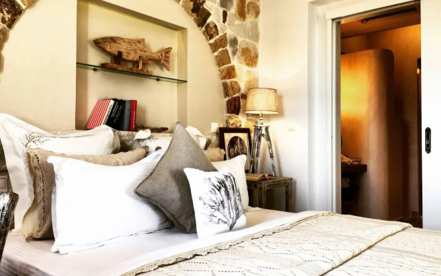 Athina Studios & Suites