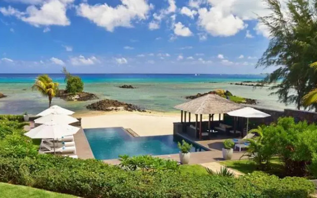 Bon Azur Beachfront Suites & Penthouses