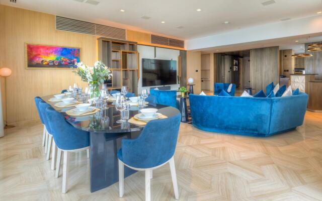 Dxb - Five - 30301 - Pj