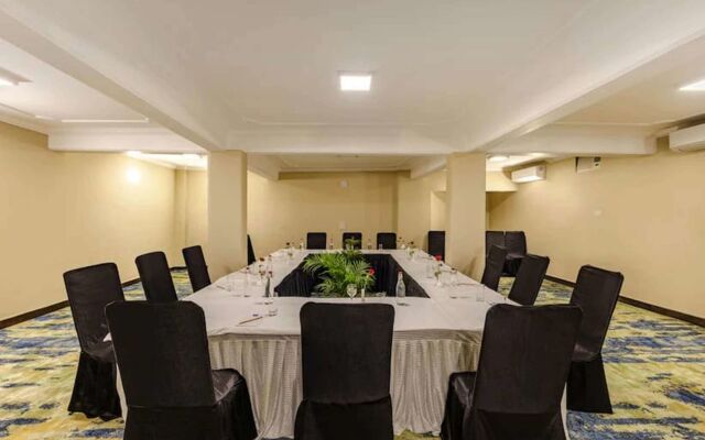 The Vaishnodevi Sarovar Portico