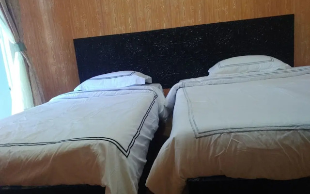 Pinewoods Guest House