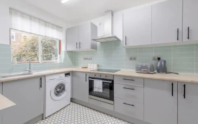 Central 3 Bedroom House With Garden
