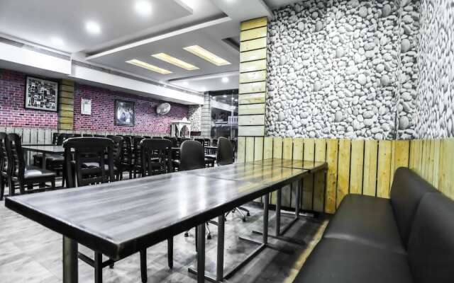 OYO 2681 Hotel Madhuram palace