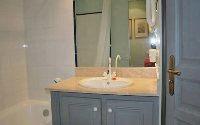 Cosy Flat in a Drome Chateau With Pool