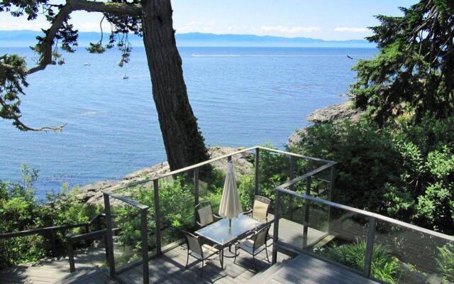 Otter Point House by BC Island Vacation Homes