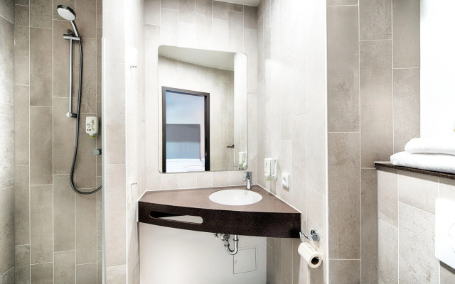 B&B Hotel Stuttgart-Neckarhafen