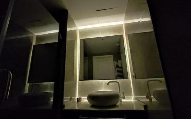 Leo Group BEST STUDIO 2309 Alliance Palace