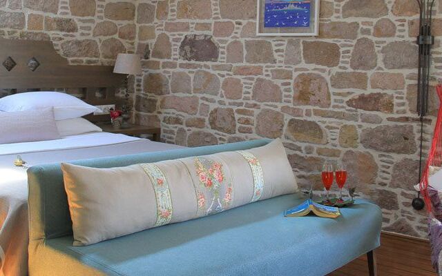 Cunda Lena Otel