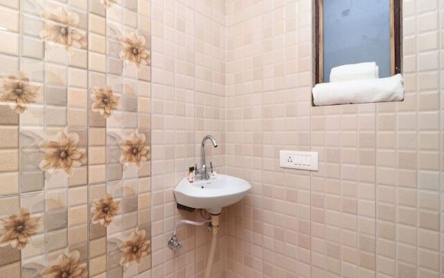 OYO 13673 Home Luxury 1RK Happy Valley