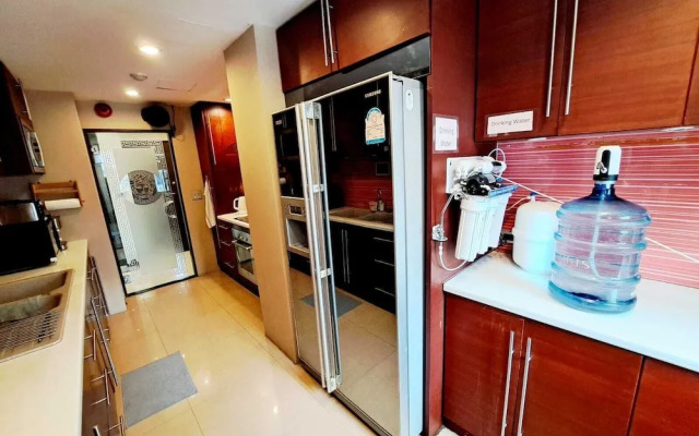 7B - 5 Bedroom Downtown Penthouse With Shared Pool