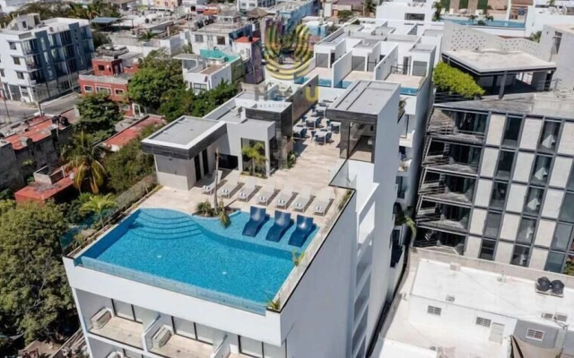 Stylish Studios Pool Near Beach