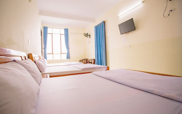 Four Seasons Guest House by OYO Rooms