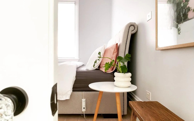 Saint Brides - Superior Boutique Accomodation - STEPS TO PAKINGTON STREET – Guest Rooms – Geelong
