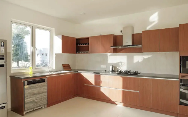 Golf View Home by Stayjade