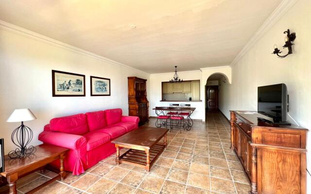 One bedroom, high floor, ocean views, pool