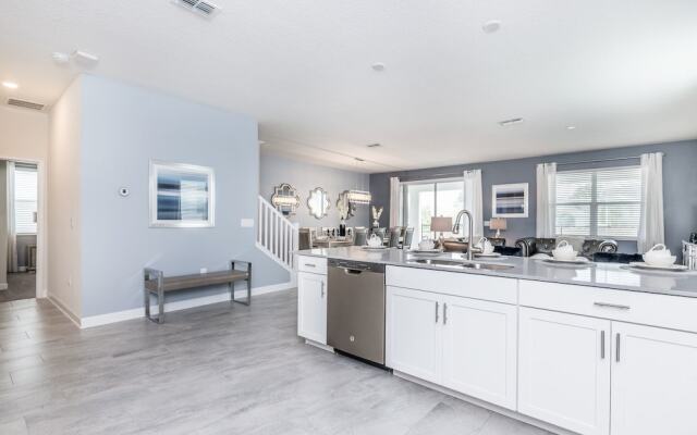 1662 Moonvalley Drive