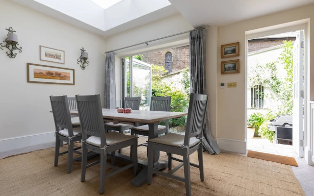 Portland Road X by Onefinestay