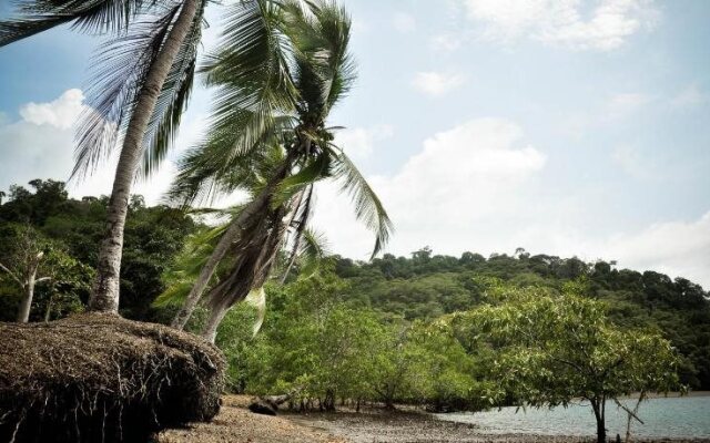 Drake Bay Backpackers