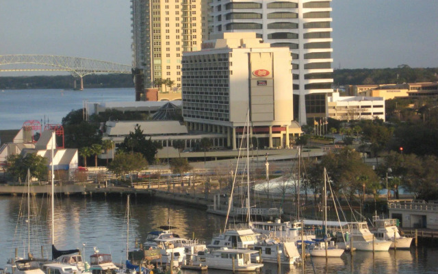 DoubleTree by Hilton Hotel Jacksonville Riverfront