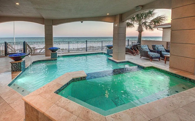 Palazzo Del Mar by RedAwning