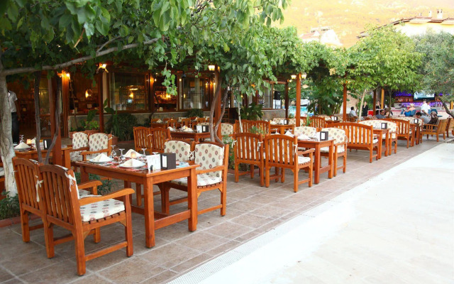Gokcen Hotel & Apartments