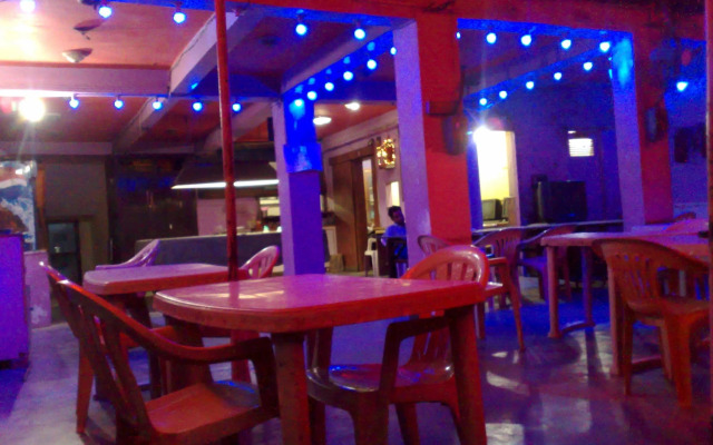 Goroomgo Shanti Guest House Varanasi