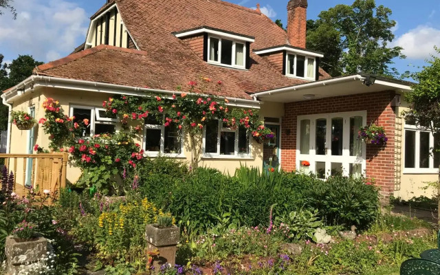 Kingswood Cottage