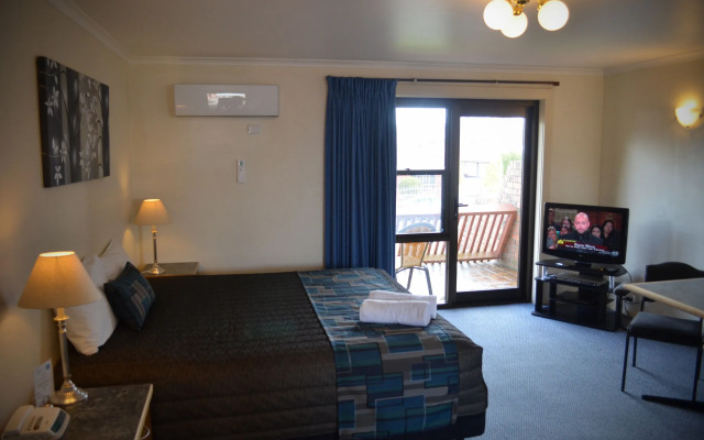 Arkana Motor Inn & Terrace Apartments