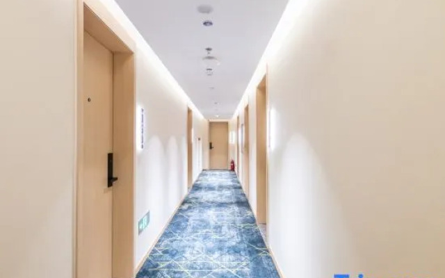 Ruiyi Light Residence Hotel