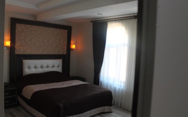 Oz Cavusoglu Hotel