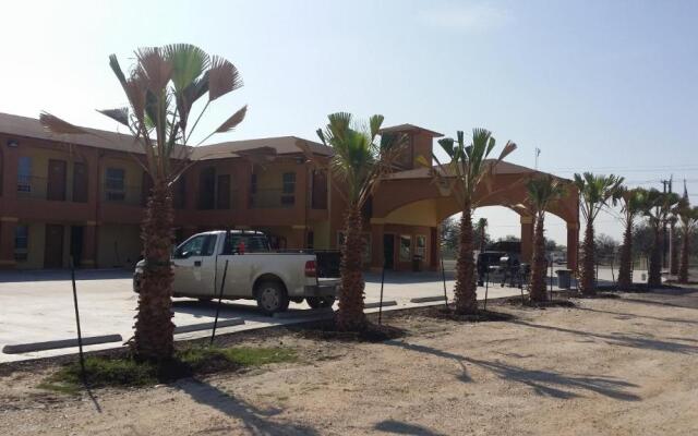 Texan Inn and Suites Tilden