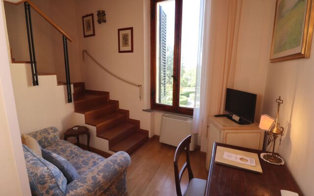 Villa Scacciapensieri Boutique Hotel