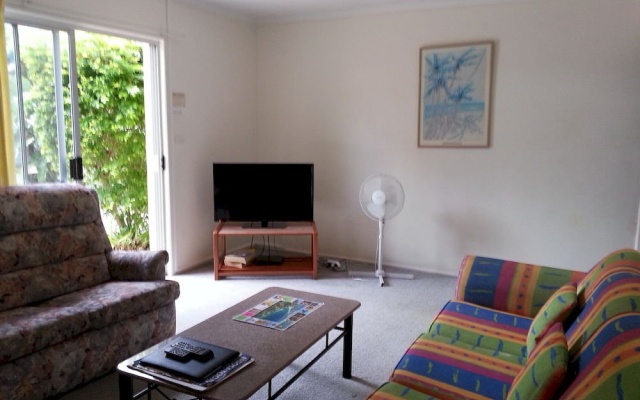 Sandy Court Holiday Units – Guest Rooms – Noosaville