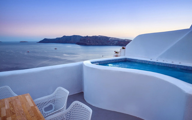 Allure Breeze Suites