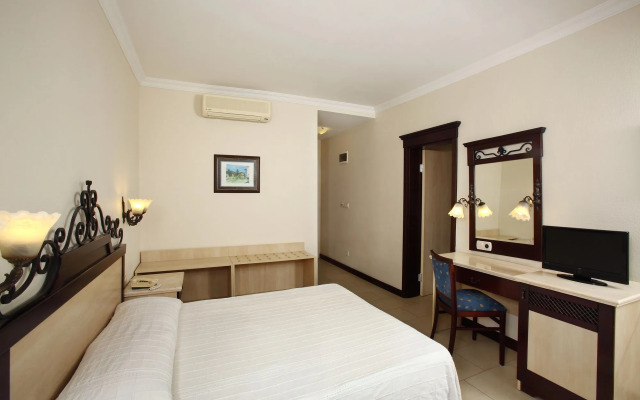 Cactus Mirage Family Club