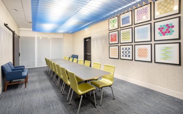 Holiday Inn Express & Suites Ely by IHG