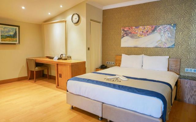 Triada Hotel Taksim